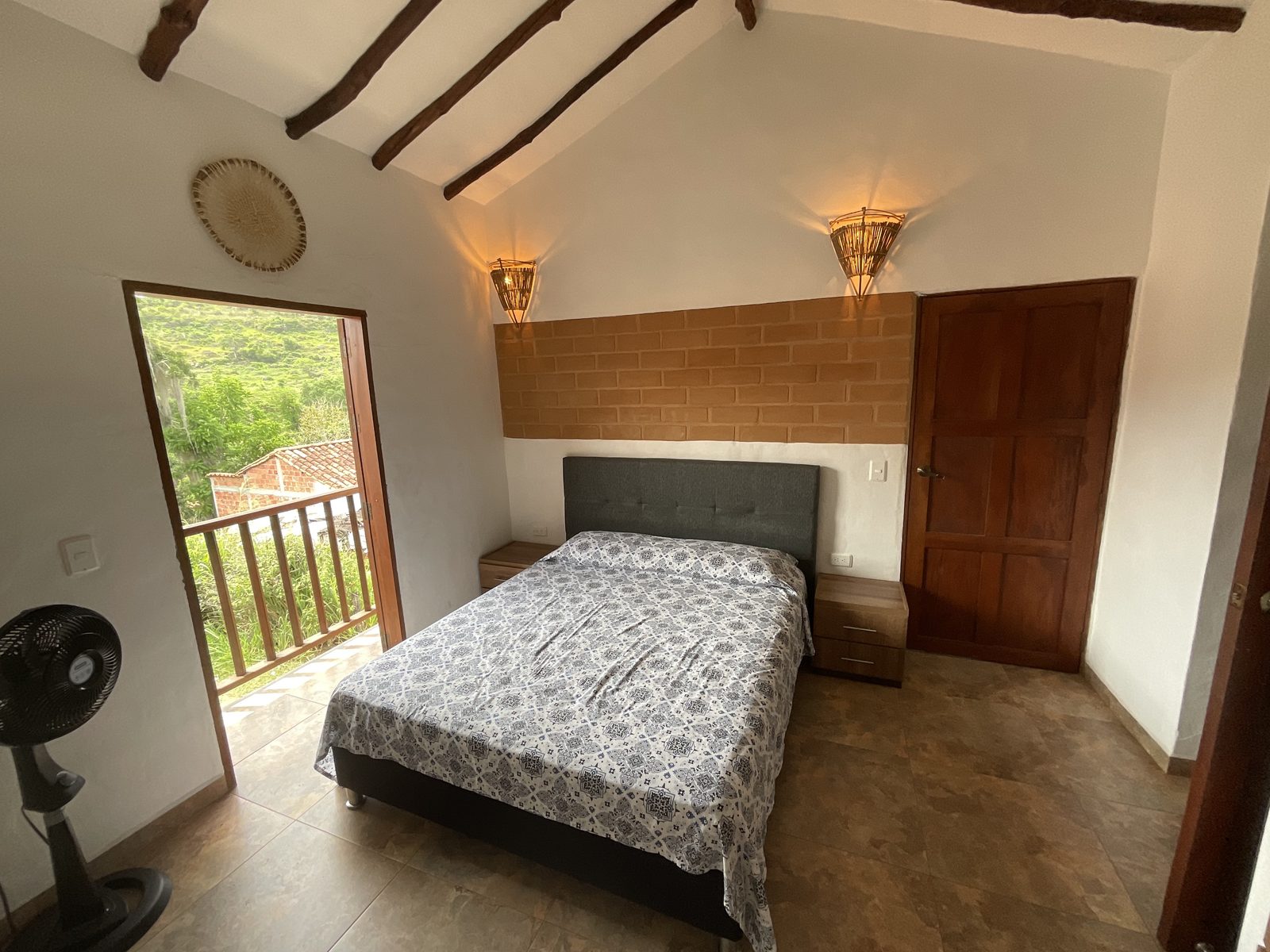 Casa Ágora - Habitación con balcón y vista