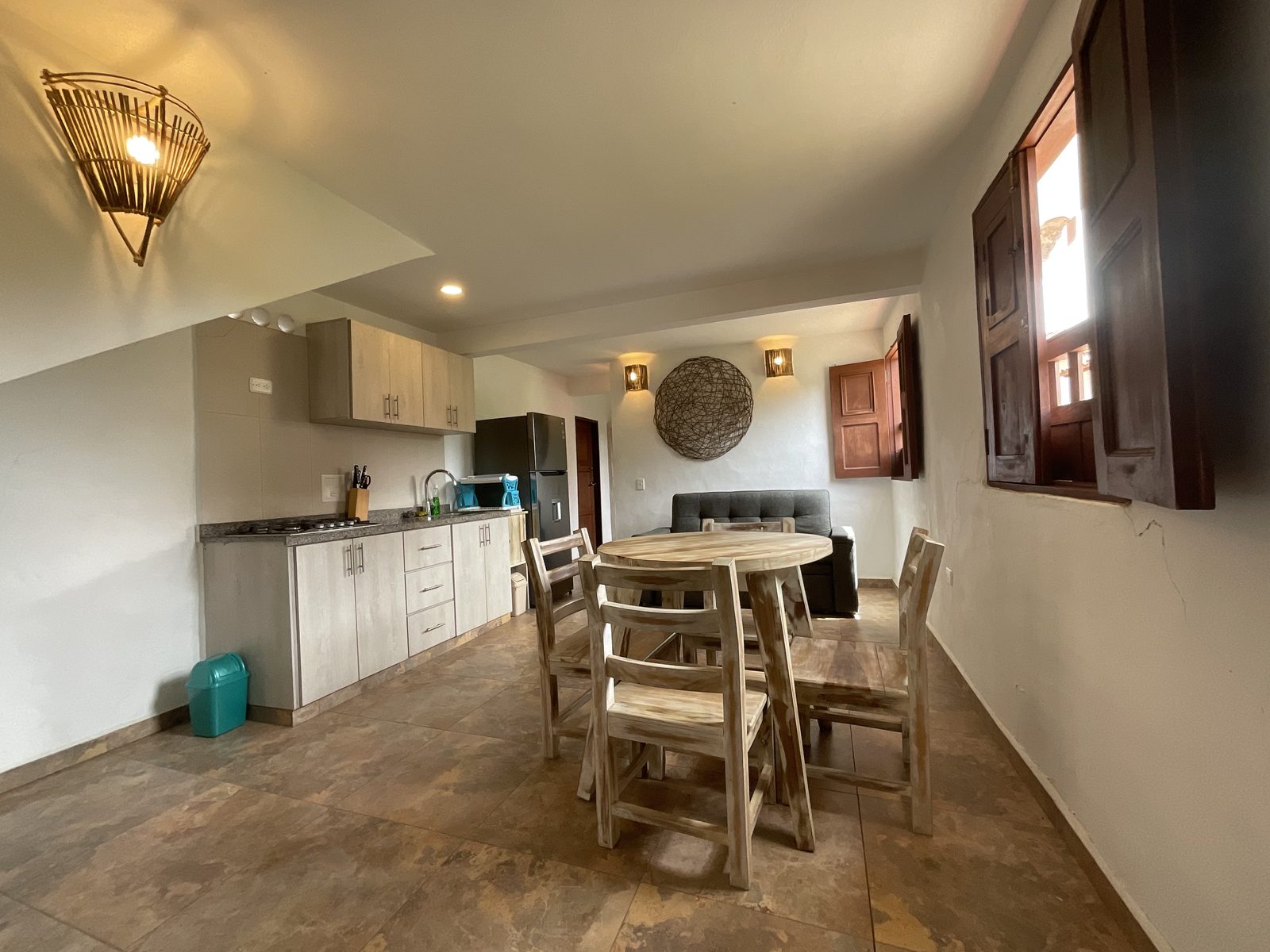 Casa Orago - Cocina y comedor amplio
